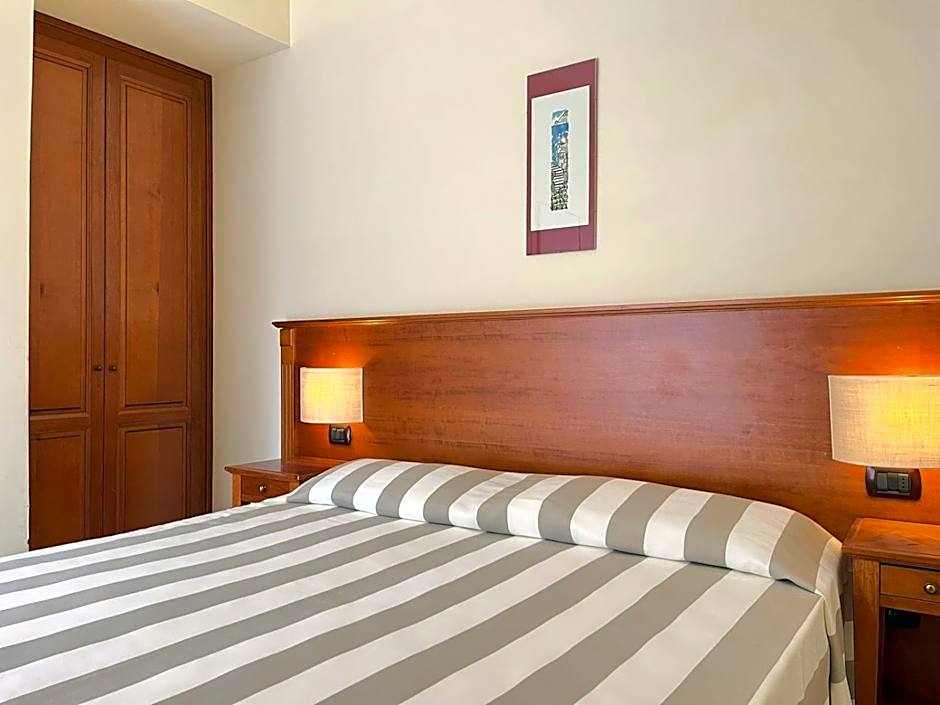 Photo 1 of 1 of 1 Double Bed or 2 Beds, Balcony