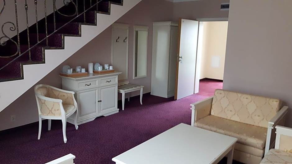 Hotel Sobienie Królewskie