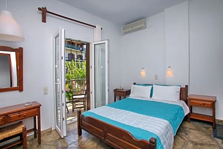 Double or Twin Room with Garden/Street View