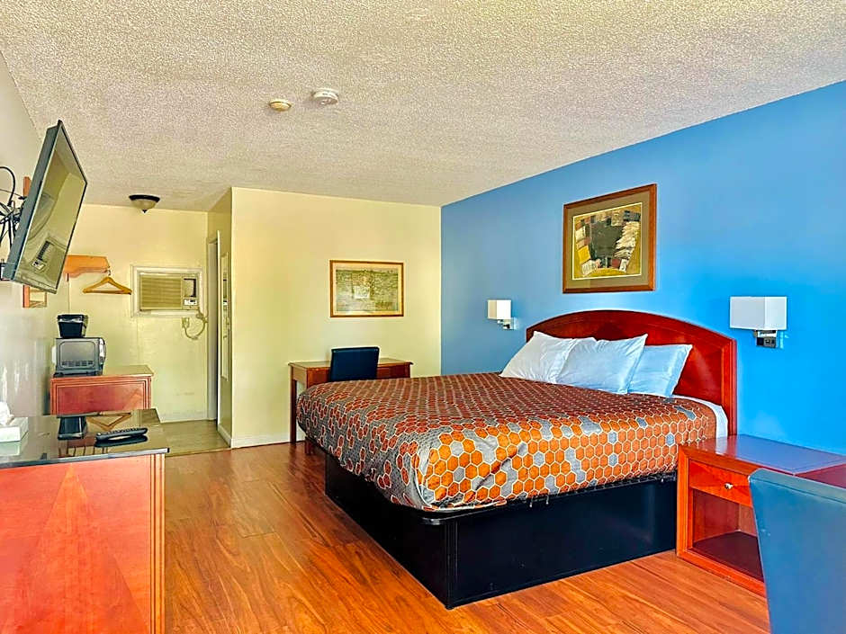 Hampton Motor Inn