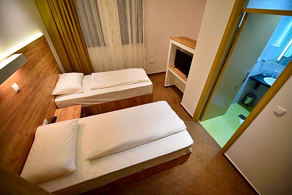 Hotel Argument