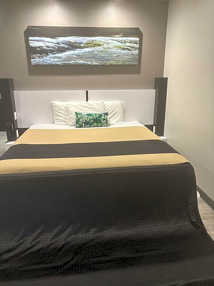 Crystal Inn - Sugarland