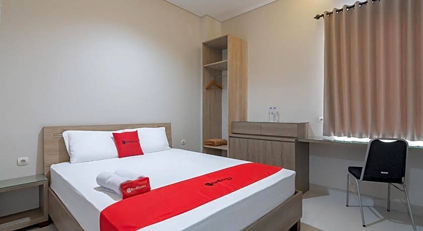 RedDoorz Plus @ Cirebon City Center