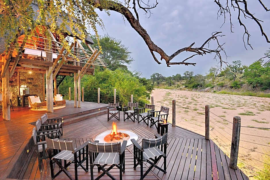 Rhino Post Safari Lodge