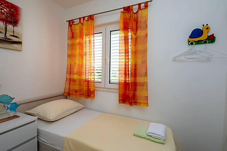 Apartments Vucica, Sevid