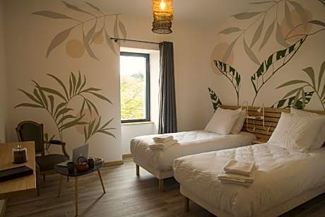 Double or Twin-Classic-Wet room-Balcony