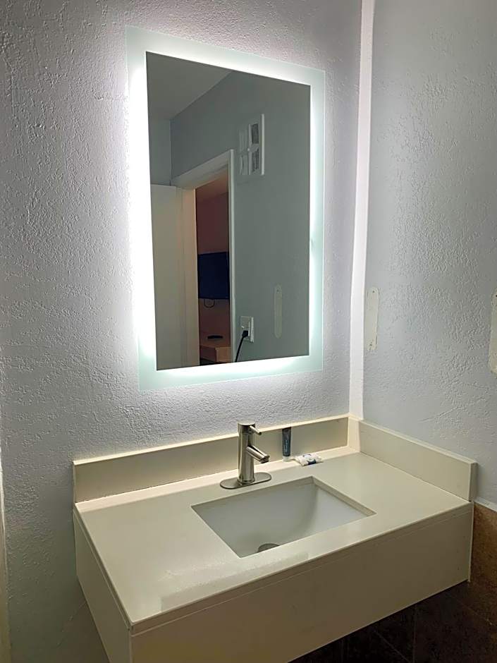 Rodeway Inn Midland South