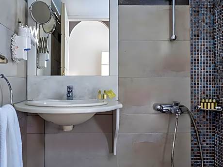 One Bedroom Apartment