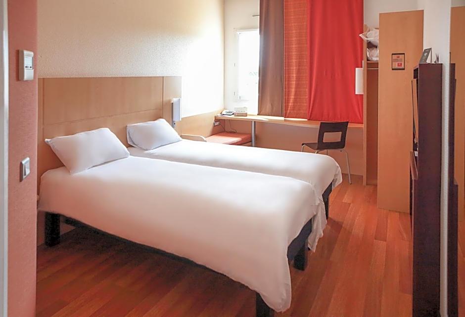 ibis Beauvais Aeroport