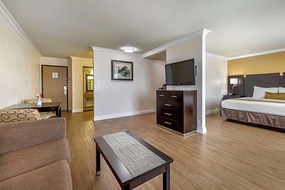 Best Western Plus South Bay Hotel