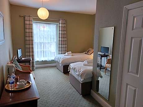 Twin Room with Bathroom