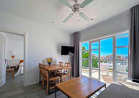 2 BEDROOM APARTMENT 1 ADULT + 2  CHILDREN