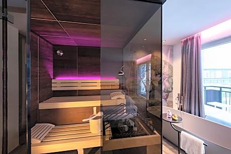 Suite with Sauna
