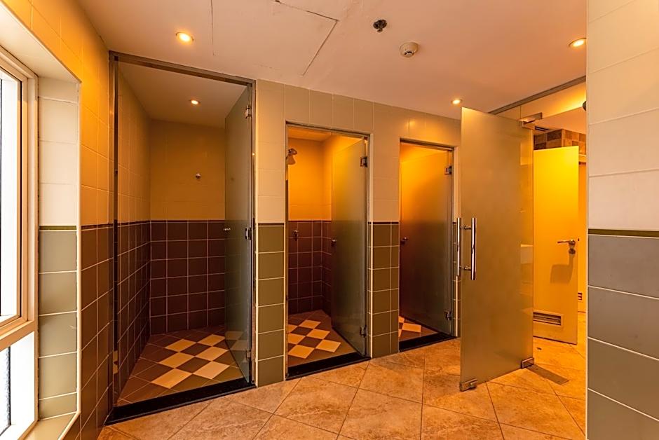 Gulf Oasis Hotel Apartments Fz LLC