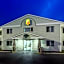 Super 8 by Wyndham Hamilton