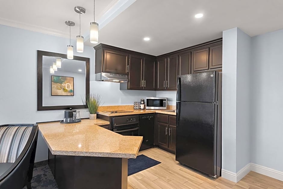 Best Western Plus Manhattan Beach Hotel