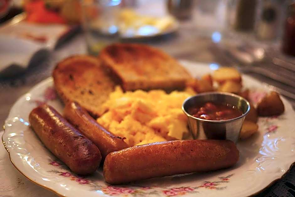 Sir Isaac Brock B&B Luxury Suites