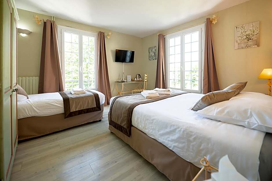 Logis Hôtels - Hôtel Restaurant Domaine Les Falaises