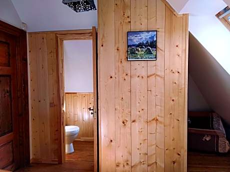 Twin Room with Private Bathroom