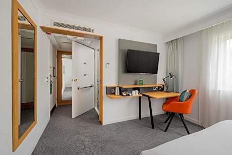 Standard Double Room - Disability Access