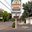 Oregon Trail Inn and Suites