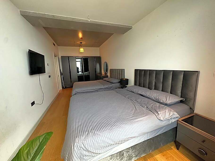 Luxury suites with gym and pool floor40