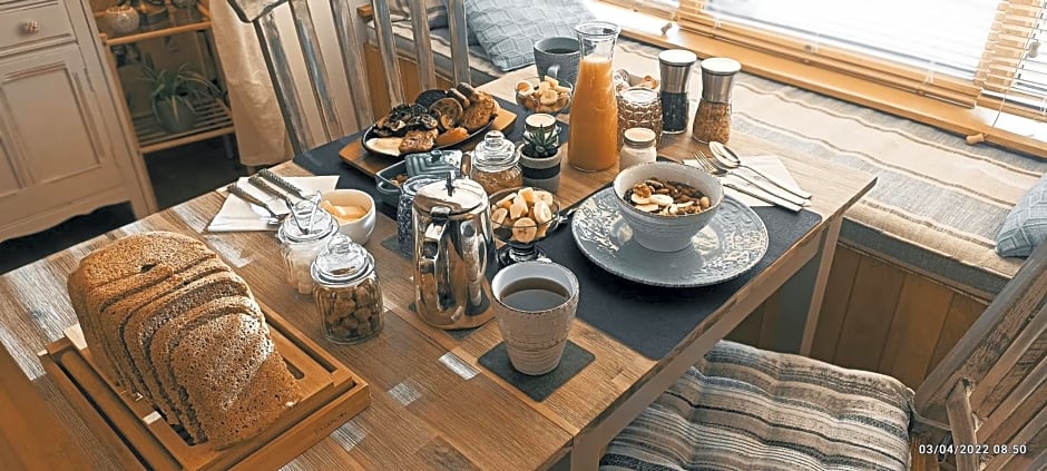 Outlander Boutique B&B King