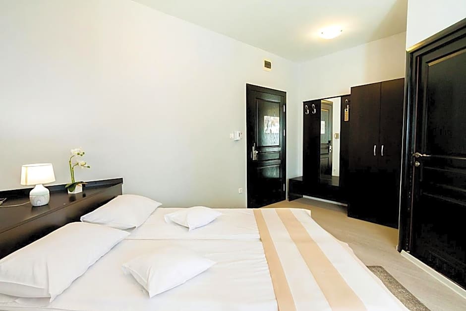 Astoria Hotel & Restaurant