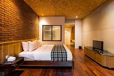 The House Tour Uphill