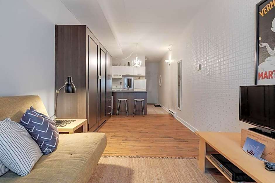 Initial / Aube / Québec