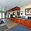 Travelodge by Wyndham Mackinaw City