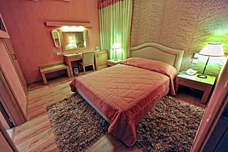 Double Room with Extra Bed (3 Adults)