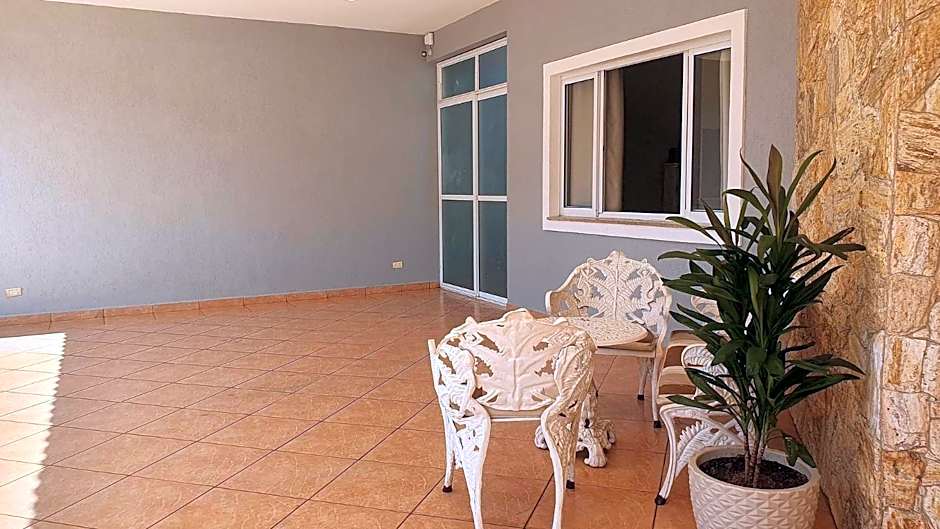 Piscina Aquecida, 5 suítes, Bilhar, Varanda Gourmet, 100mts mar