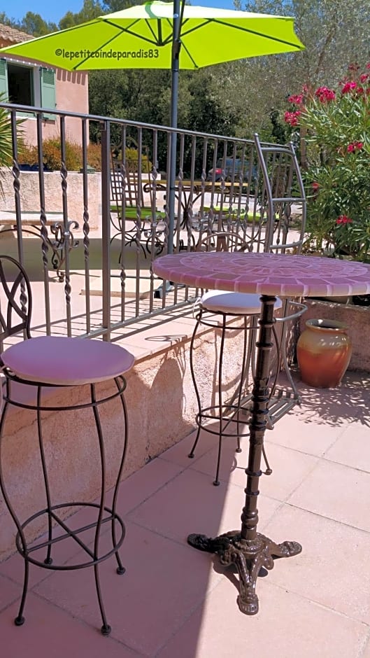 Le Petit Coin de Paradis