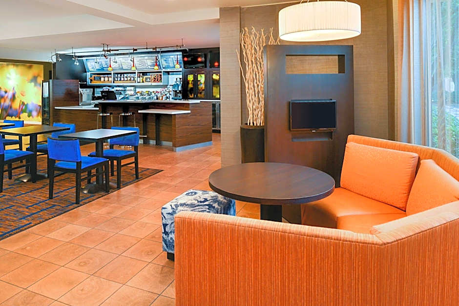 Courtyard by Marriott Beaumont