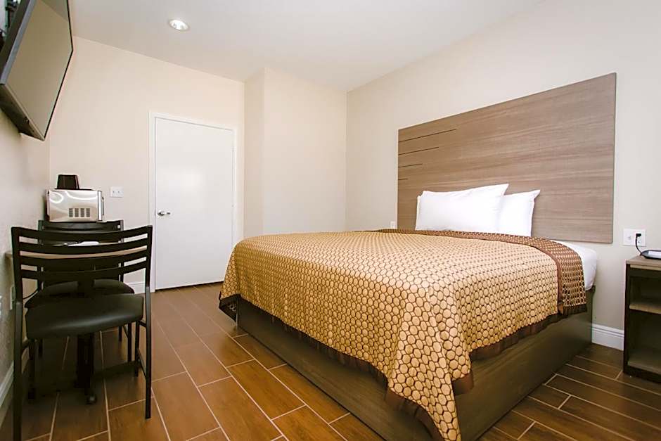 Scottish Inn & Suites