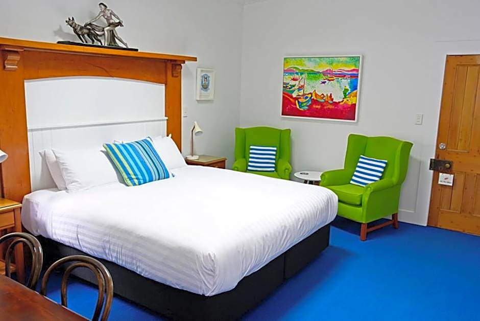 The Old Oak Boutique Hotel