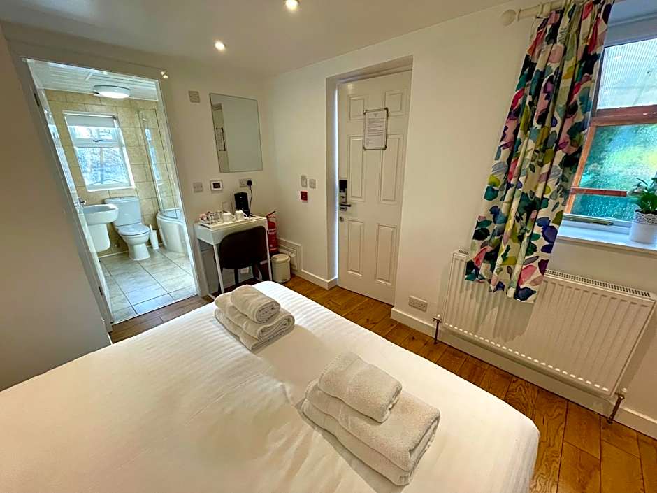 The Queen's Head Hotel