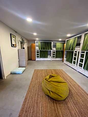 Bed in 10-Bed Mixed Dormitory Room