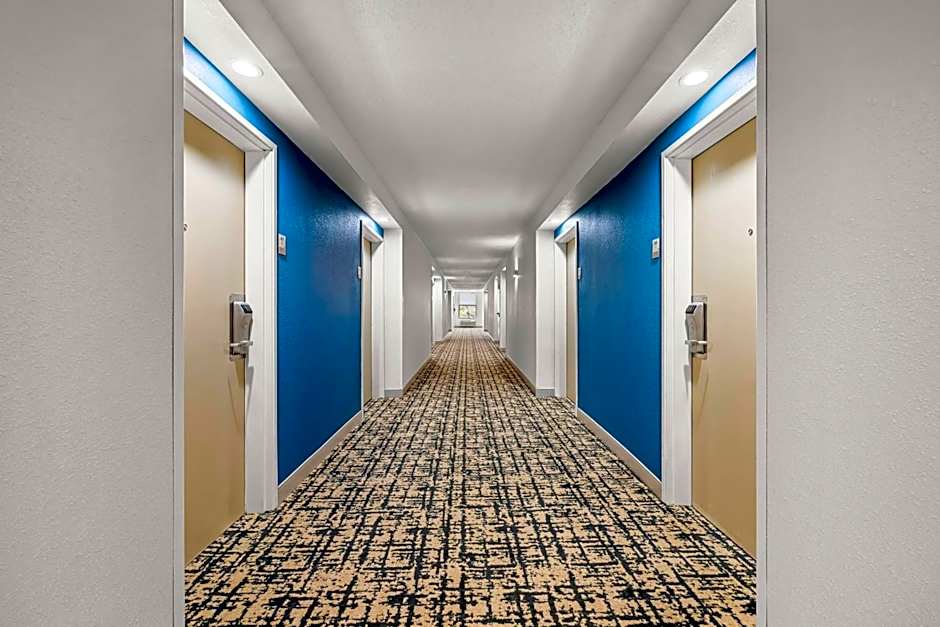 Clarion Pointe