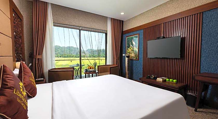 Liberty Hall Tam Coc Hotel & Villa