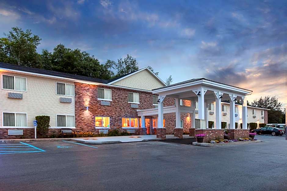 AmericInn by Wyndham Petoskey