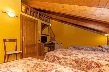 Triple Room - Attic