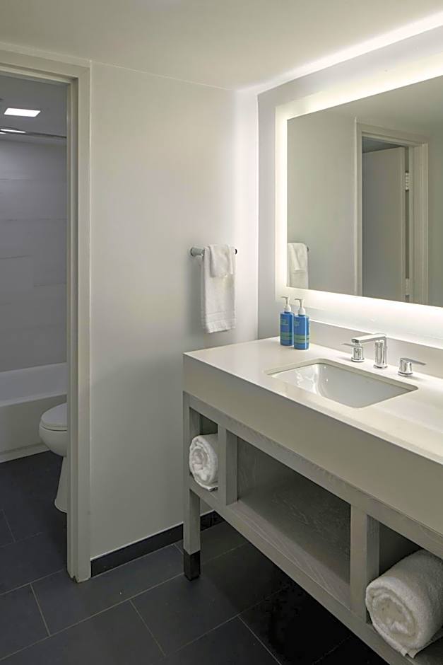 Four Points By Sheraton Richmond Airport