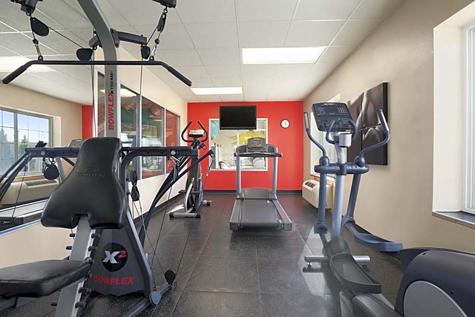 Country Inn & Suites by Radisson Bismarck Waterpark