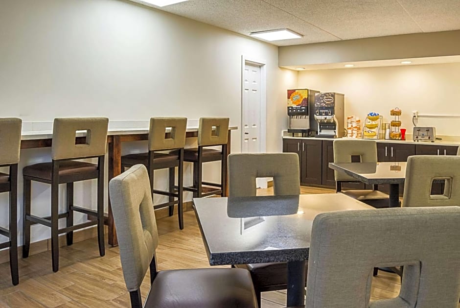 Quality Inn & Suites Clackamas - Portland