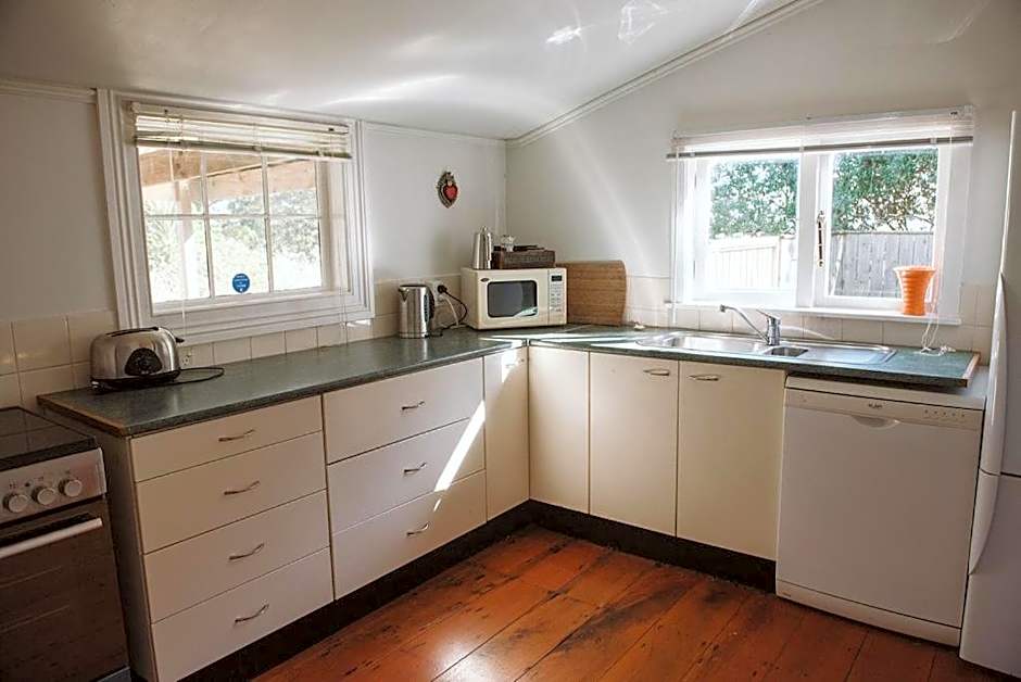 Bow Street Apartments & Cottage