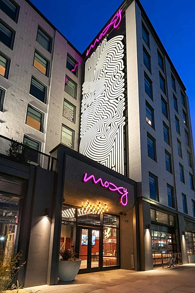 Moxy Oakland Uptown