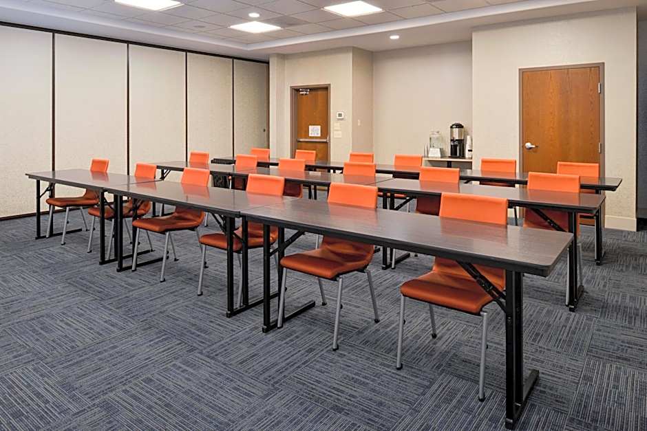 Holiday Inn Express & Suites Pueblo By IHG