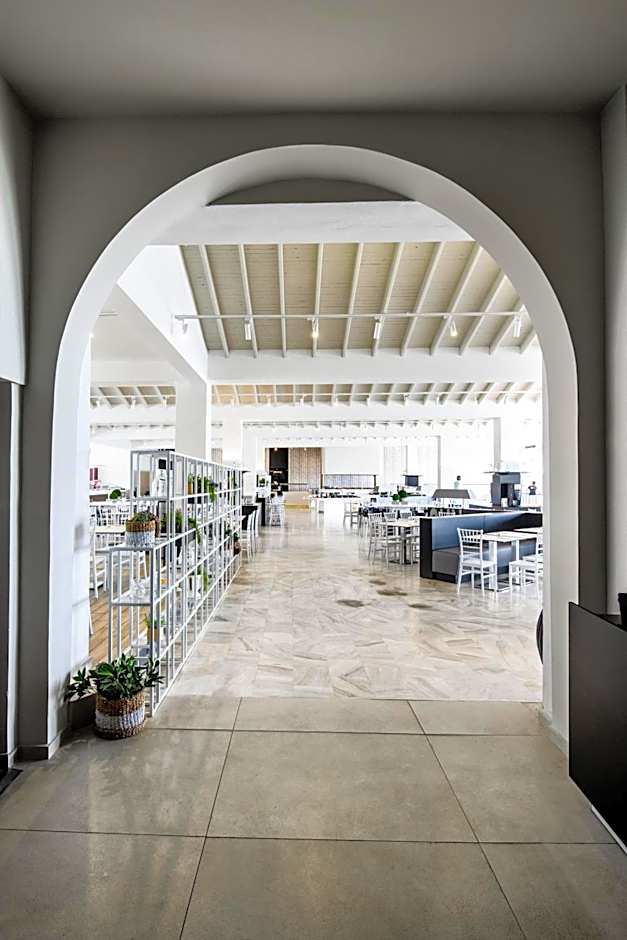 Akrathos Beach Hotel